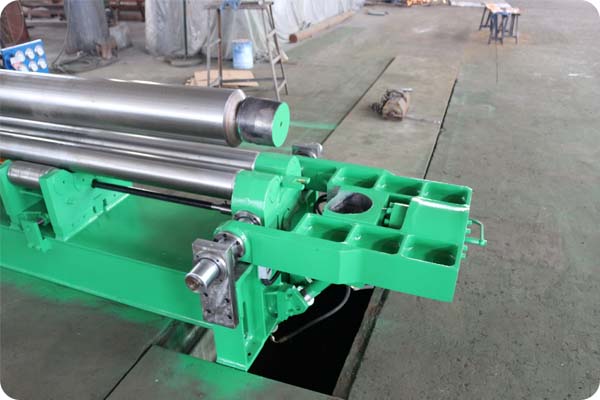 Four roller palte rolling machine